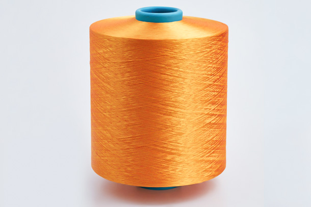 Che ruolo svolgono i filati per tappeti e per tappeti nell'industria tessile e in cosa differiscono dai filati normali?